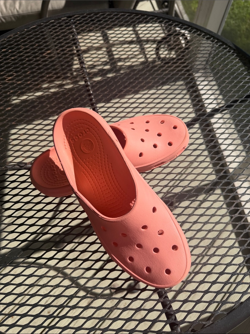 CROCS Women’s Coral Pink Slip-On Clogs size 8